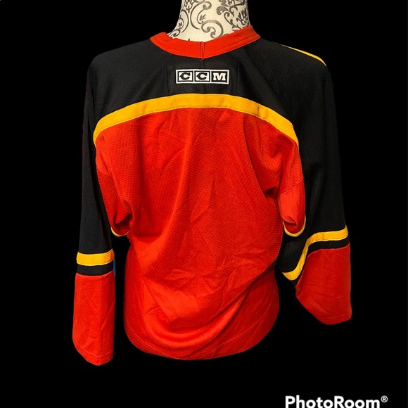Calgary flames licensed team jersey - Picture 2 of 2